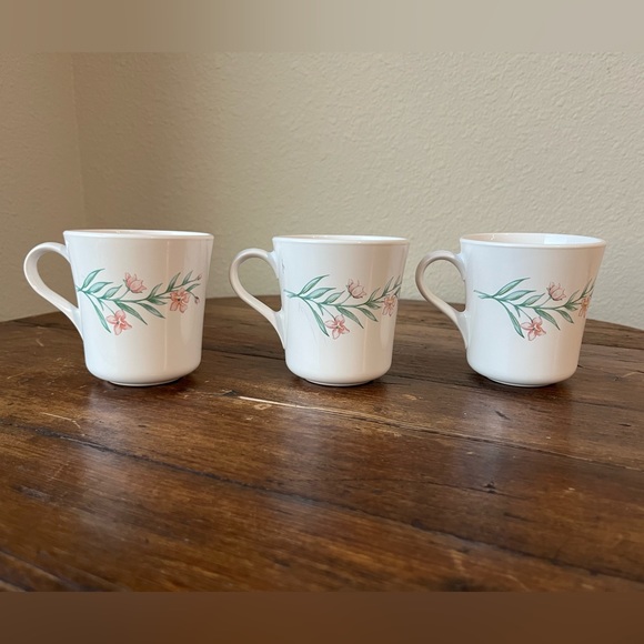 Set of 3. Vintage Corning ware mugs/cups - Picture 3 of 6